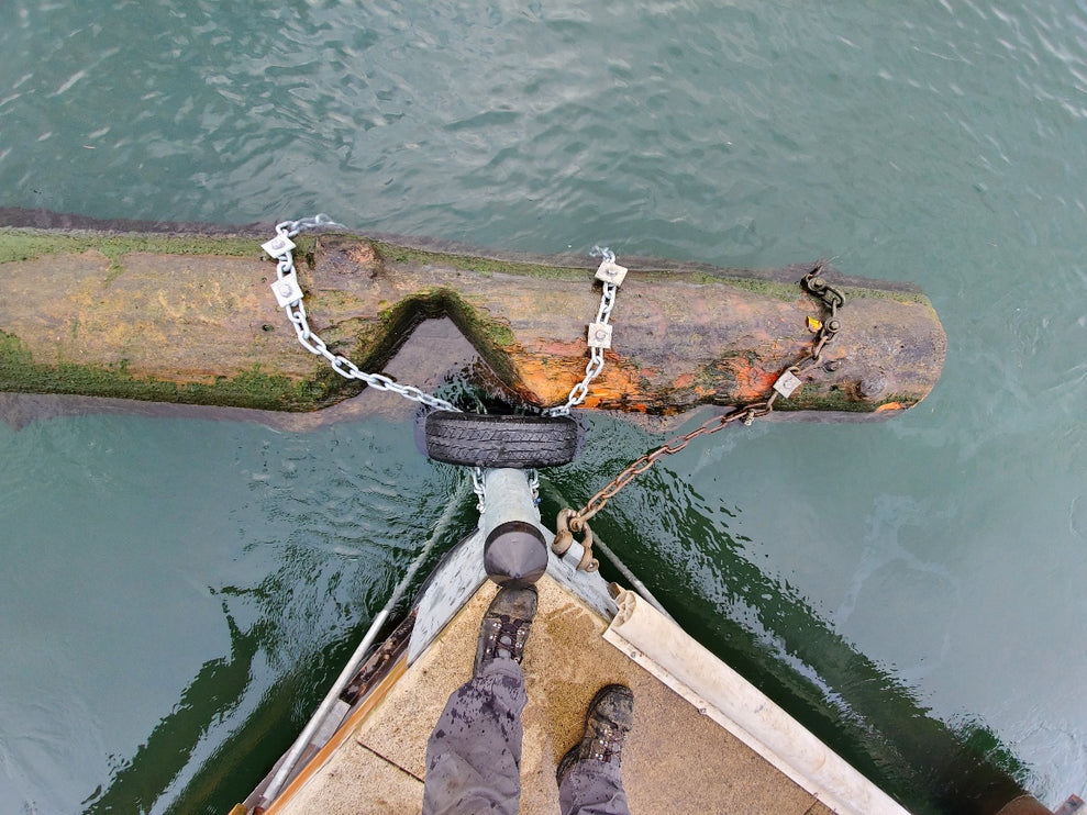 Boom Log Stand-Off Corner Bracket (Galvanized Steel)