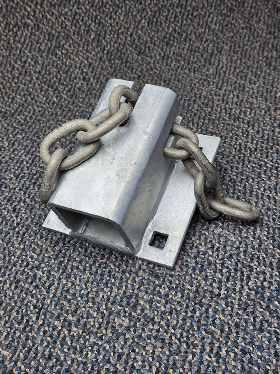 Dock Hardware – Square Chain Retainer