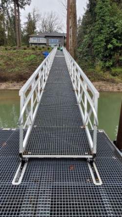 Aluminum Bearing Plates With Grooved Roller Assemblies