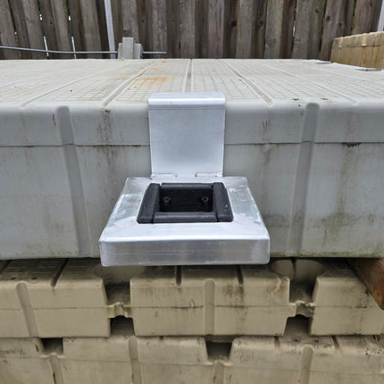 EZ DOCK  PILE BRACKET FOR 4X4" POST (INCLUDES EZ DOCK ATTACHMENT HARDWARE)