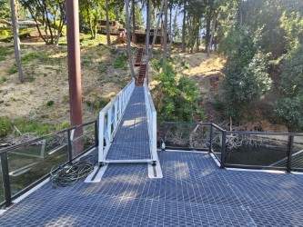 Aluminum Bearing Plates With Grooved Roller Assemblies