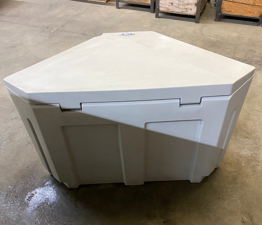 EZ DOCK CORNER DOCK BOX W/ GUSSET (USED)