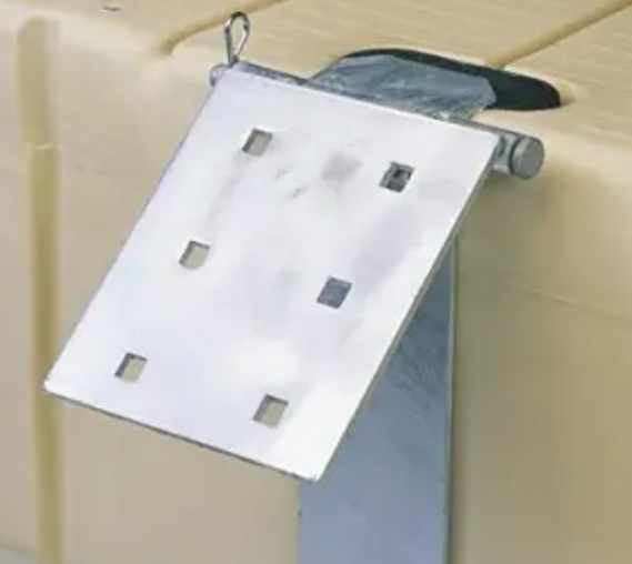 OMC USED 100750 HINGE, FLOATING DOCK ADAPTOR KIT (PAIR)