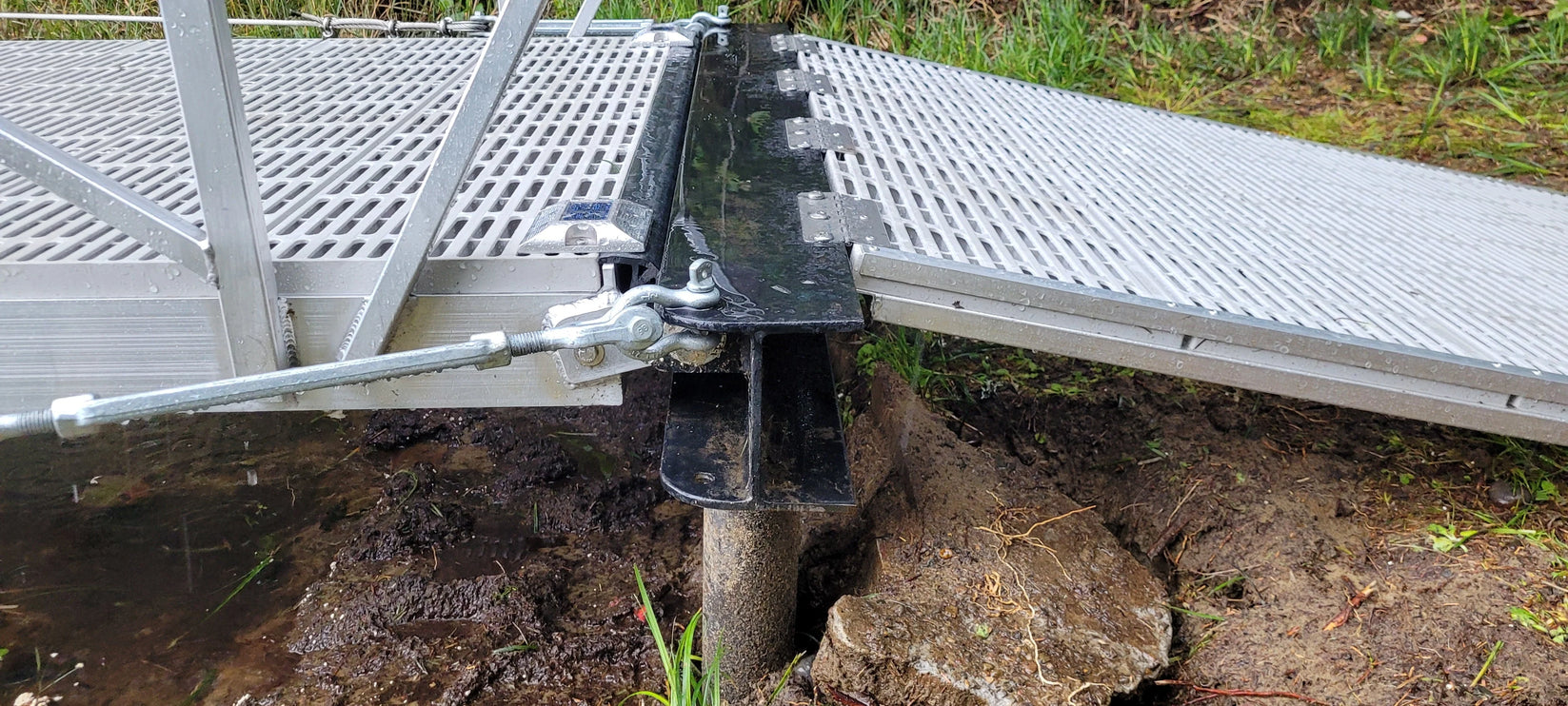 EZ Dock Aluminum Dual Weld Lug Guy Cable Bracket (2 Pocket Fascia Mount)