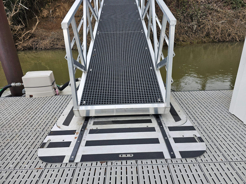 Aluminum Bearing Plates With Grooved Roller Assemblies