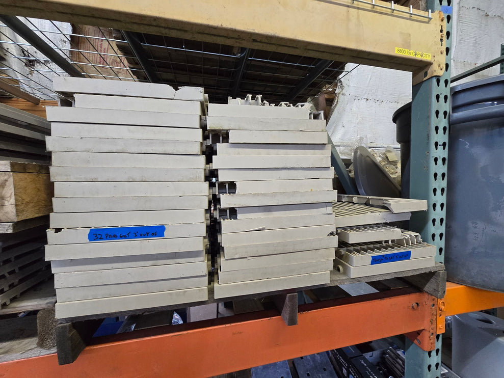 (USED) 1' X 4' SUNWALK 90 SERIES DECK PANELS - BEIGE (39 PIECE PALLET)