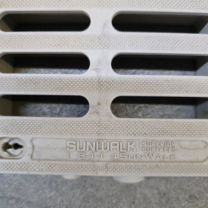 (USED) 1' X 4' SUNWALK 90 SERIES DECK PANELS - BEIGE (39 PIECE PALLET)