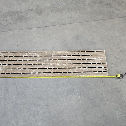 (USED) 1' X 4' TITAN DECK PANELS - BEIGE (62 PIECE PALLET)