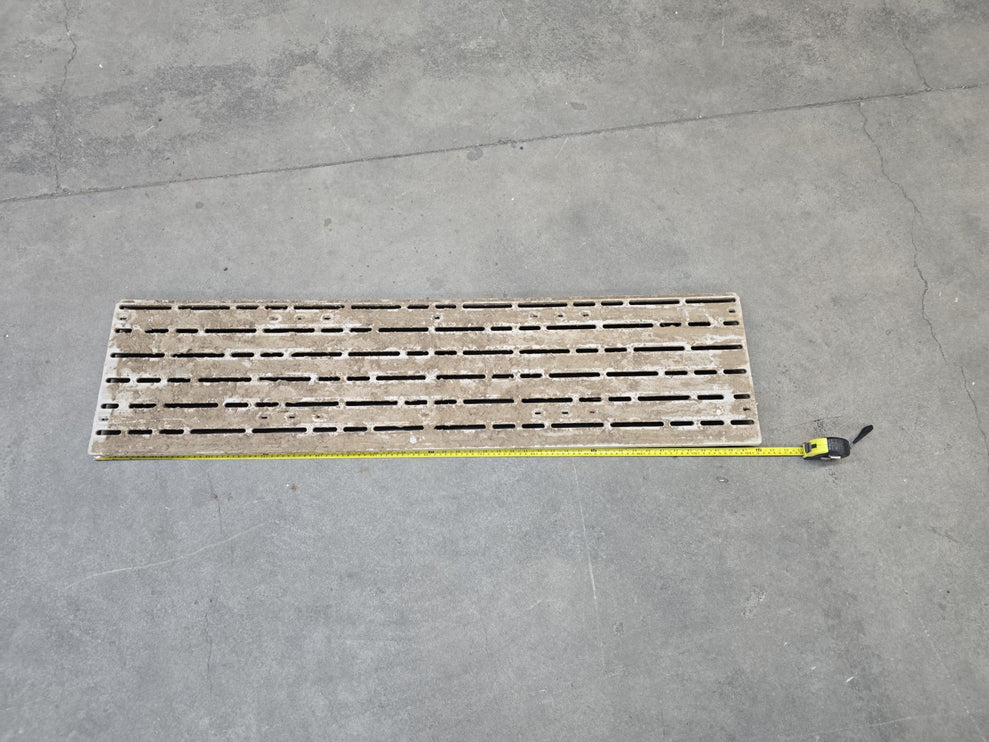 (USED) 1' X 4' TITAN DECK PANELS - BEIGE (62 PIECE PALLET)