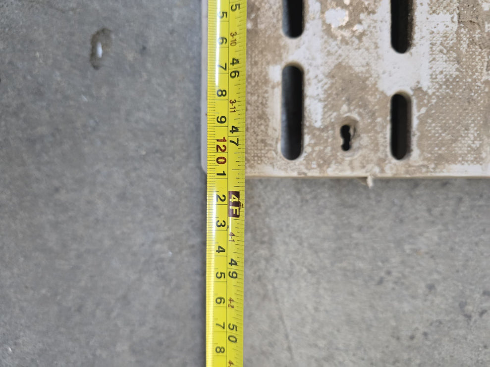 (USED) 1' X 4' TITAN DECK PANELS - BEIGE (62 PIECE PALLET)