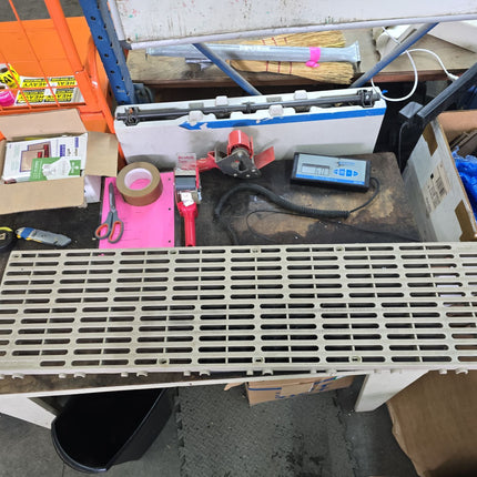 (USED) 1' X 4' SUNWALK 90 SERIES DECK PANELS - BEIGE (39 PIECE PALLET)