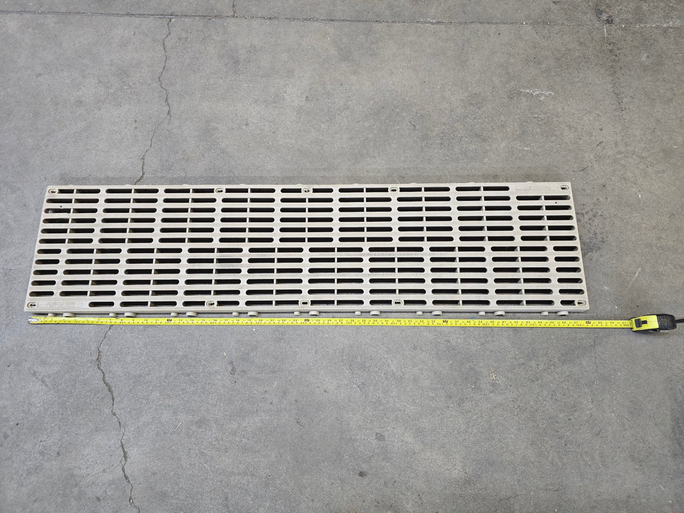 (USED) 1' X 4' SUNWALK 90 SERIES DECK PANELS - BEIGE (39 PIECE PALLET)