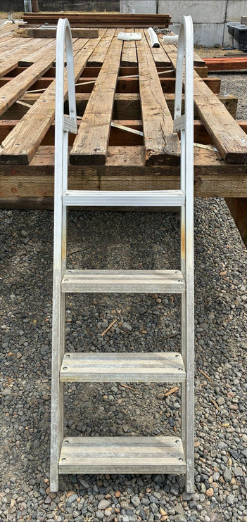 Used 4 Step Aluminum Ladder