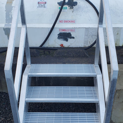 Aluminum Stairs & Ship Ladders 24"
