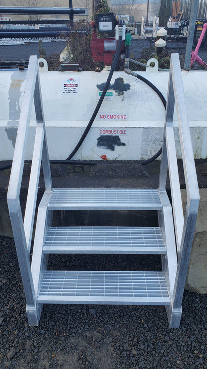 Aluminum Stairs & Ship Ladders 24"