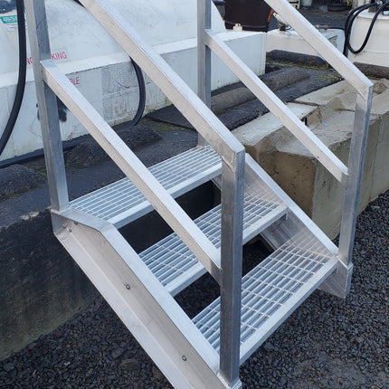 Aluminum Stairs & Ship Ladders 24"