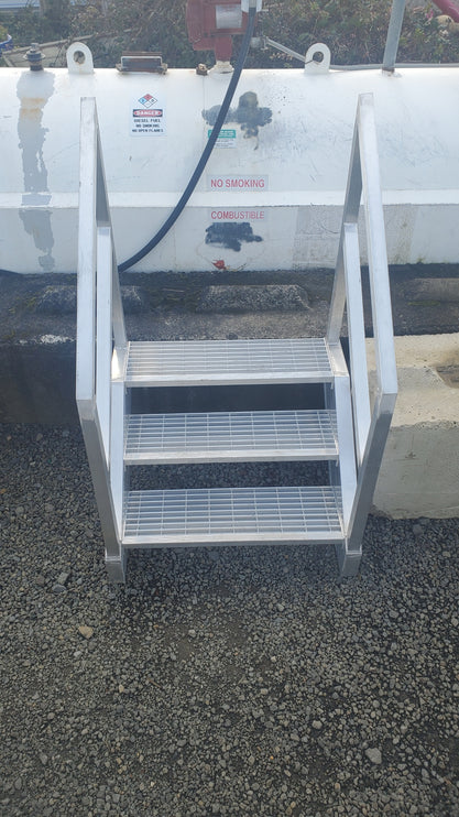Aluminum Stairs & Ship Ladders 24"