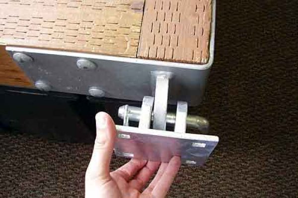 Dock Hardware – Outside Corner Male